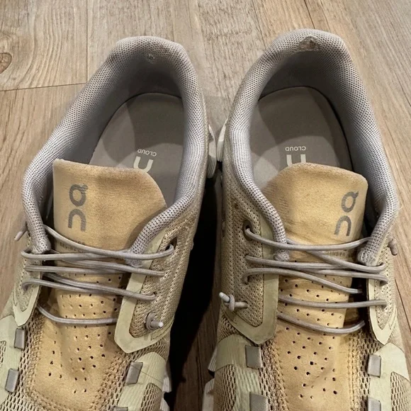 Used condition ON women’s tennis shoes - Picture 8 of 9